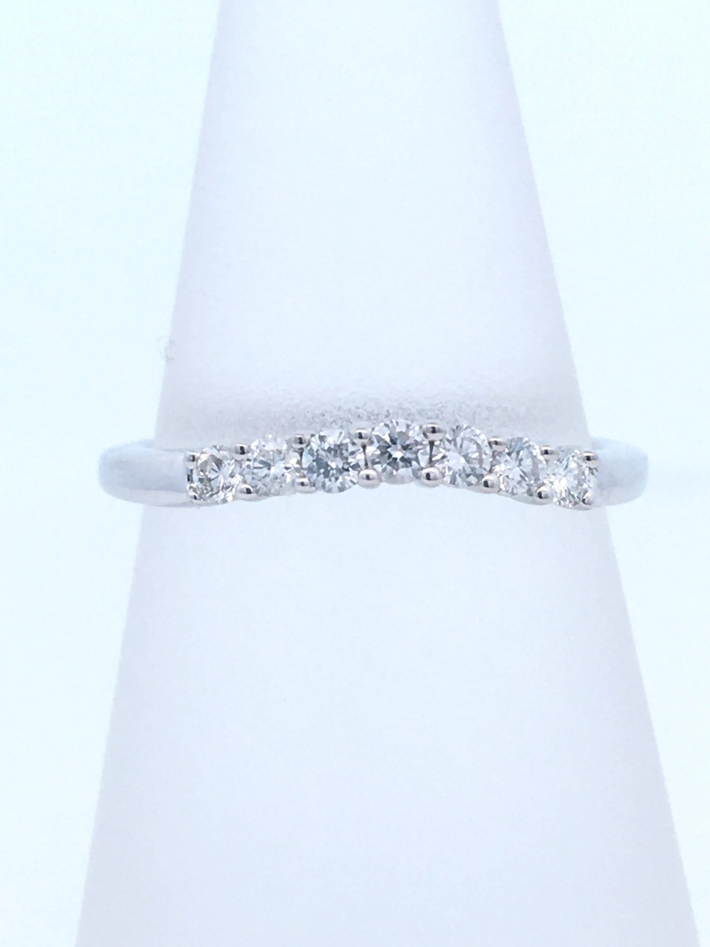 14K White Gold 0.30ct Diamond Curved Women's Wedding Band