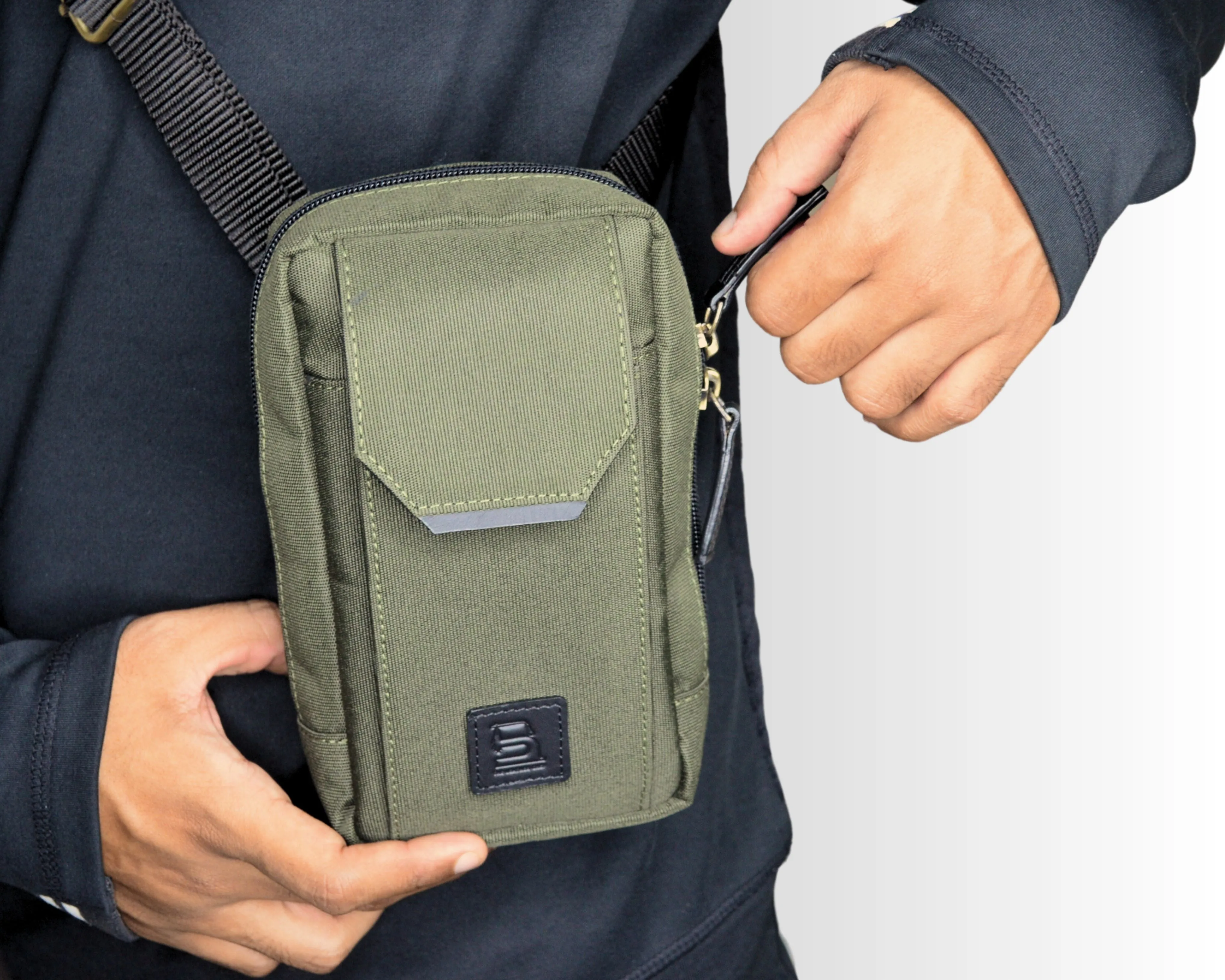 City Sling Bag - Olive