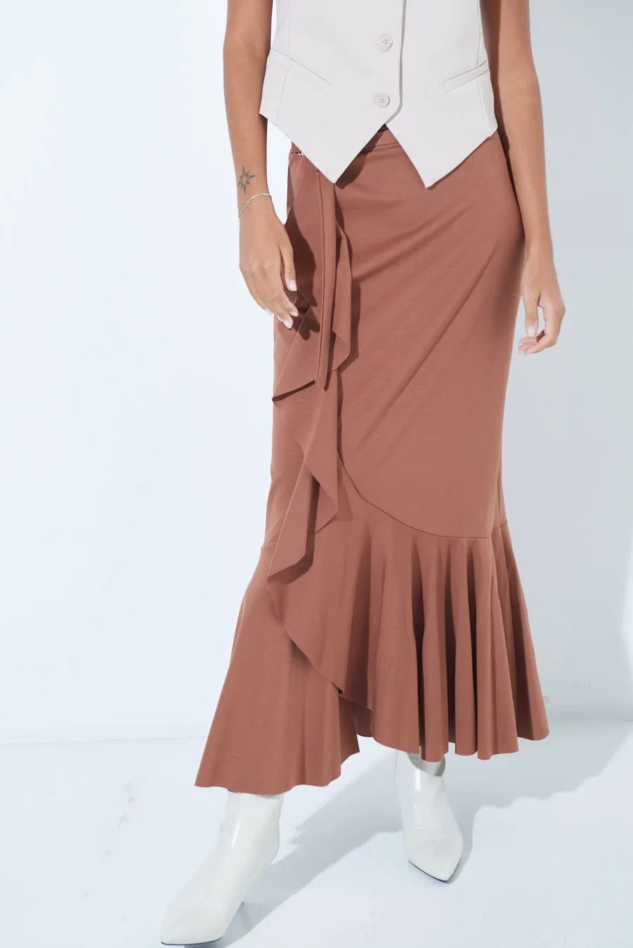 Elegant ruffled midi skirt with flared hem wholesale