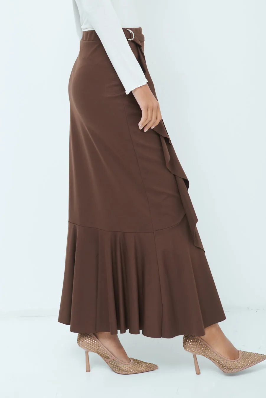 Elegant ruffled midi skirt with flared hem wholesale