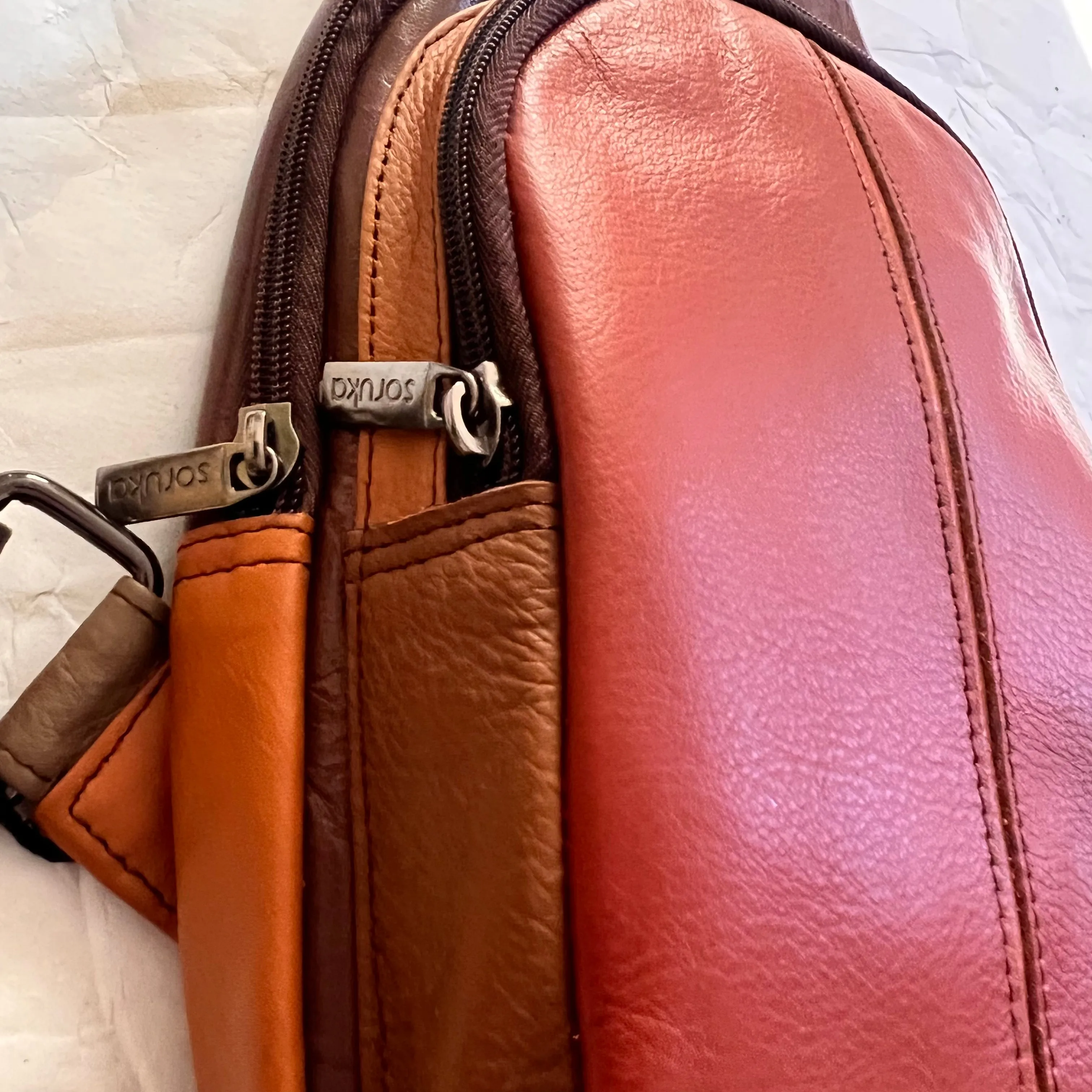 Soruka - Gregg Sling Bag, Rust