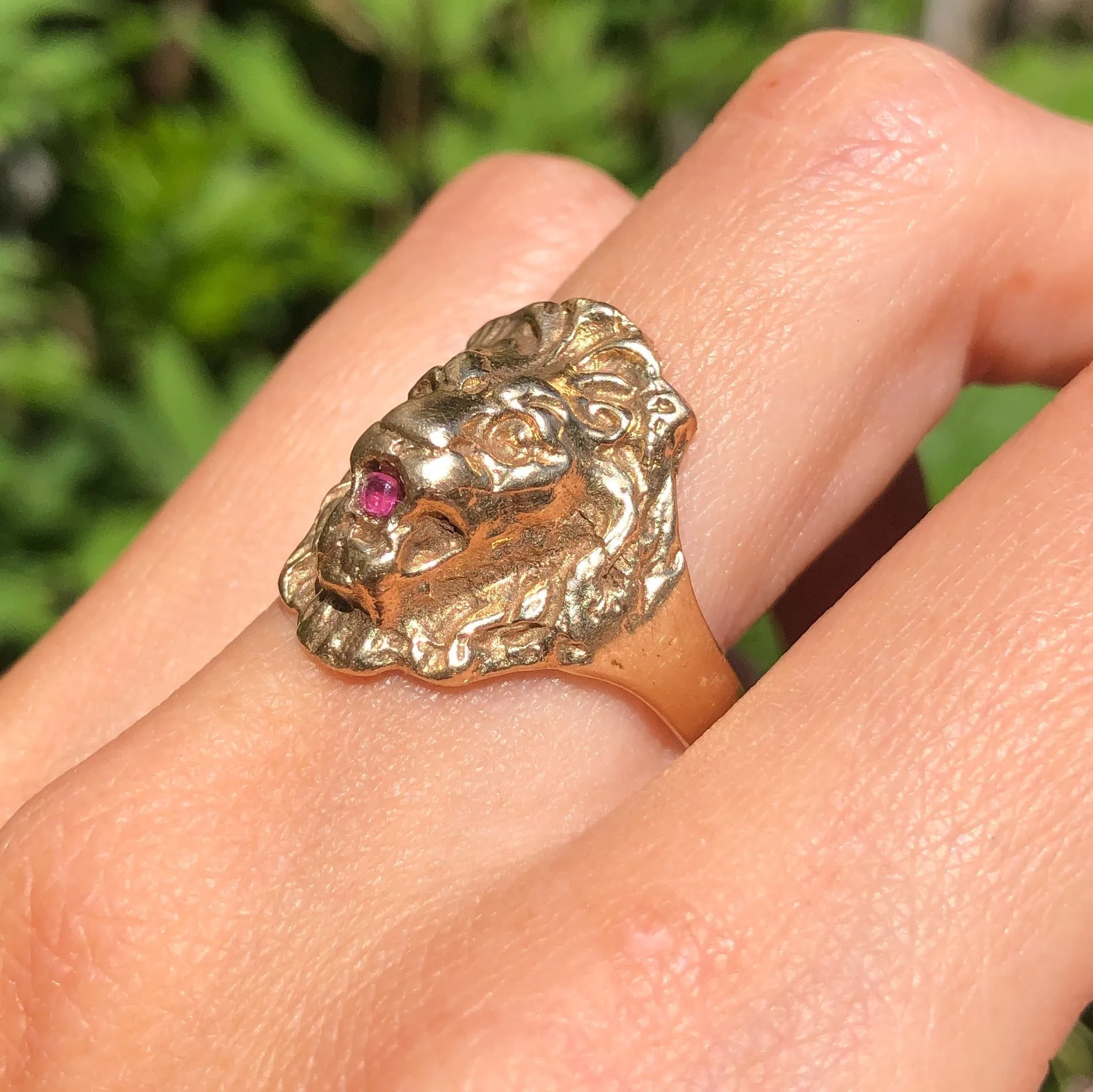 Vintage 9ct Gold Lions Head Statement Ring